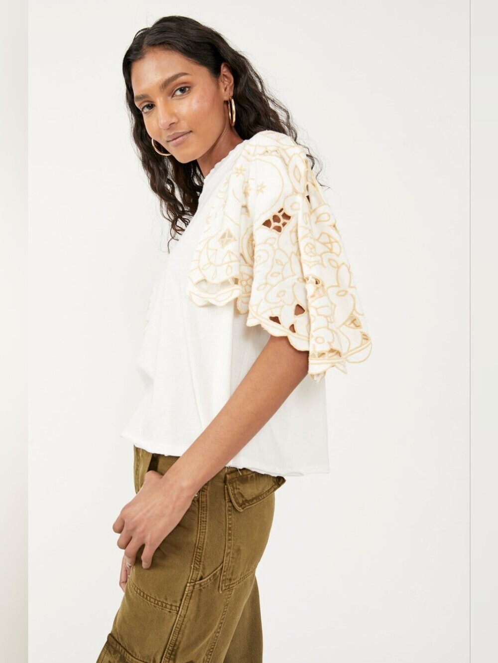 Free People | Cream & Gold Angel T-Shirt Blouse Top Size Medium